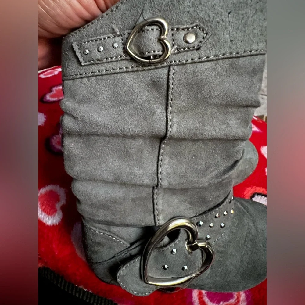 Boots size 6